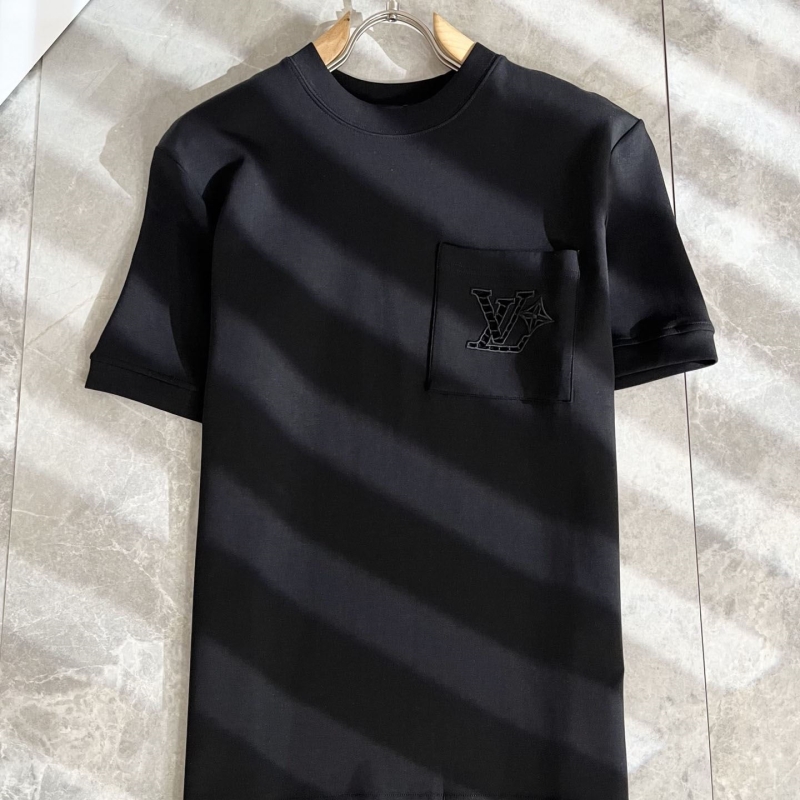 l0vis Vvtt0n t-shirt